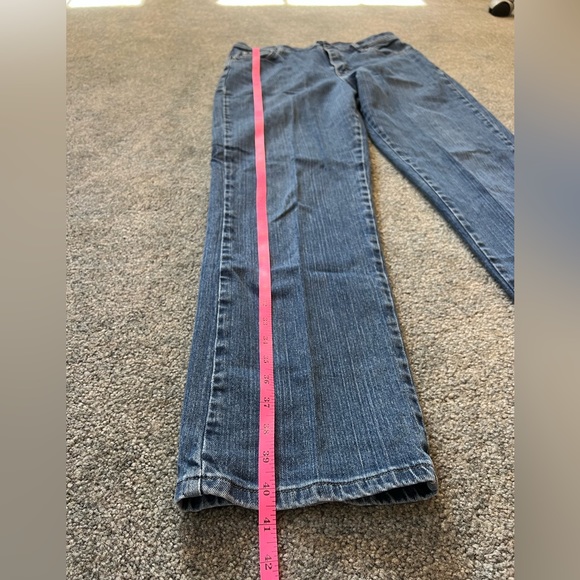 Lee Relaxed Straight Leg Jeans - Picture 5 of 9